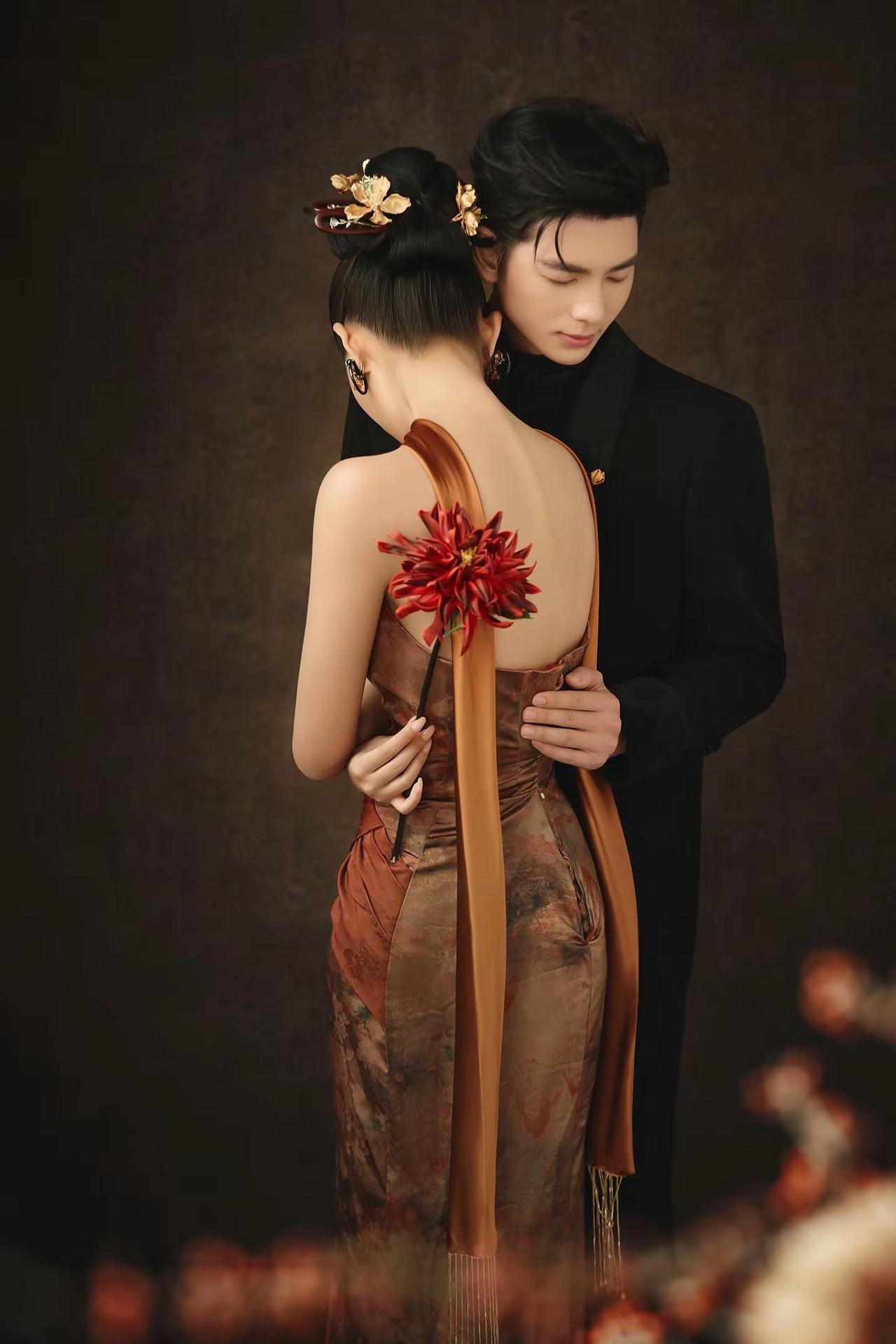 三月的风 四月的雨 五月一路有你。新中式婚纱照 高级感婚纱照 新中式婚纱照风格 