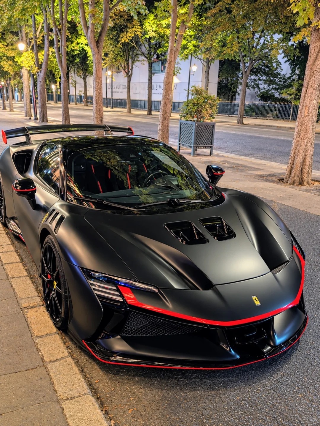 法拉利SF90 XX Stradale，红色饰条很亮眼绝美车片 ​​​