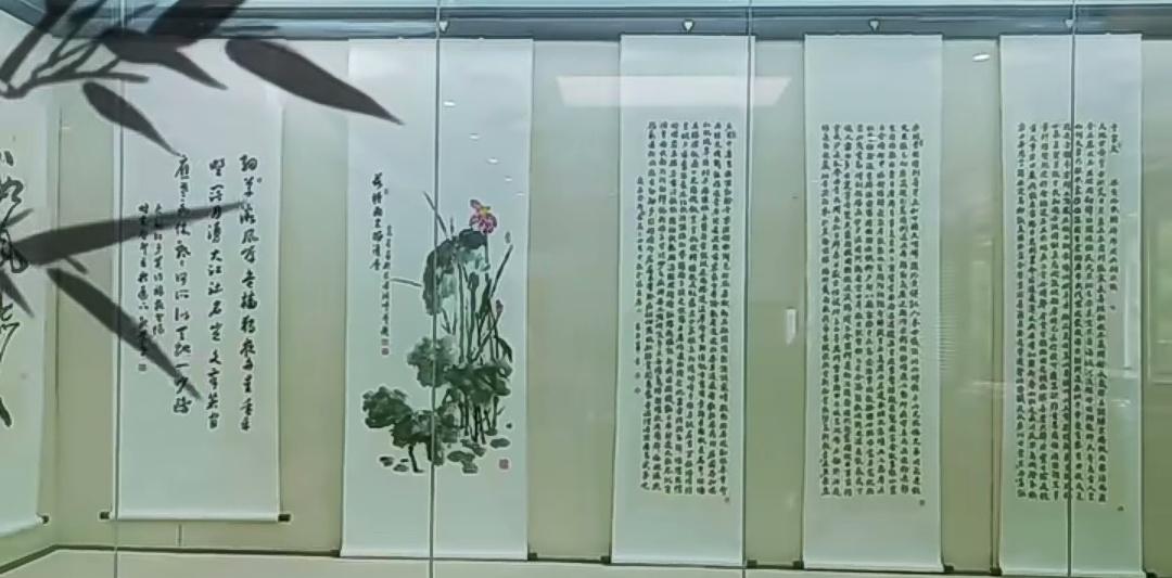 11月中期选举将临，俄国向美国出口柴油达成协议，美放松对俄的部分制裁，老特宣称俄