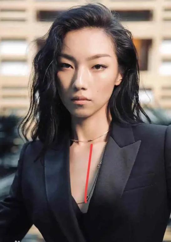 某公务员考试培训机构真题
一、下图四位女士，如果她们之间有某种关系的话，正确的选