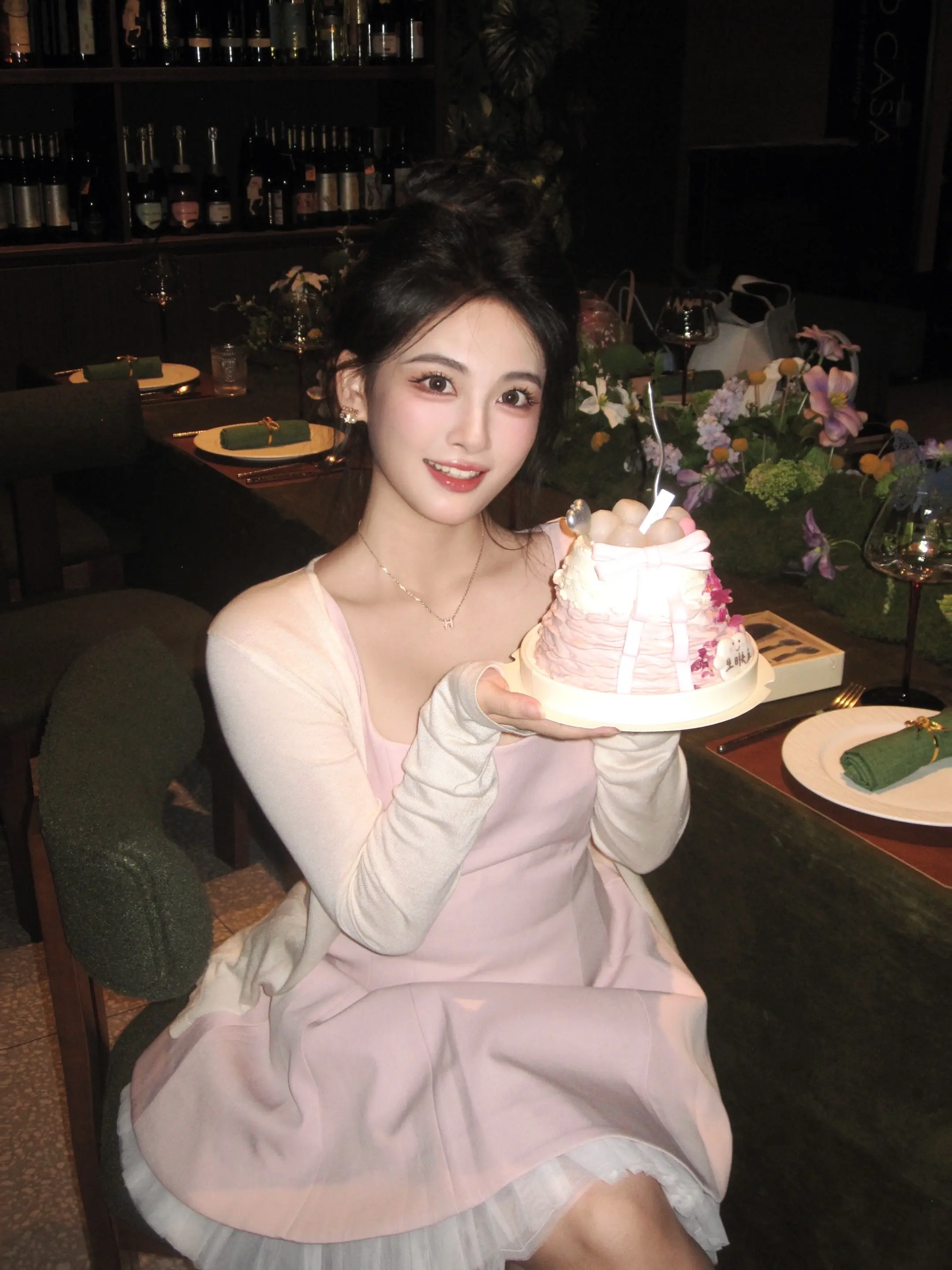 🎂23 我好像摸到我生出坚硬的壳。人生中第一个异国有时差的生日。我清...