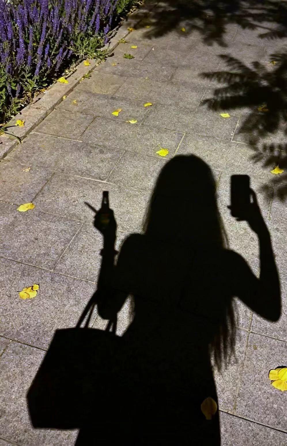 以前城乡差距大，城里人优势明显，招待老家人也在情理之中。现在不一样了，老家生活条