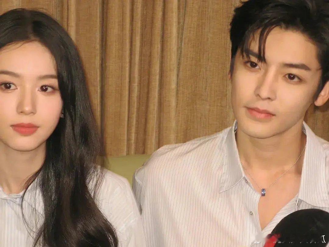 现在才看护心，侯明昊和周也这也太养眼了吧 ​​​