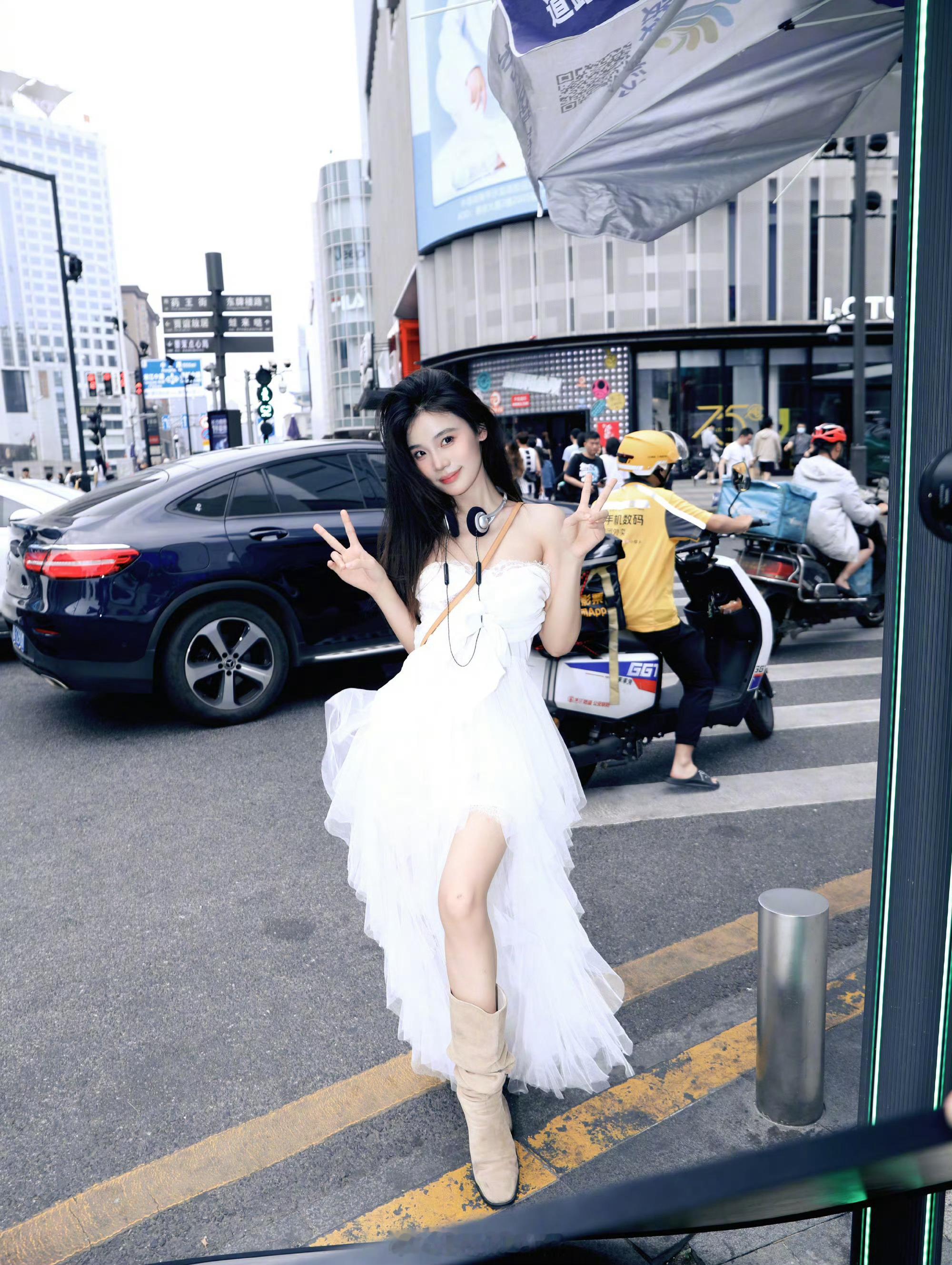 长沙限定美丽✨ | CitywalkCitywalk长沙 白纱裙出逃计划在街头捕
