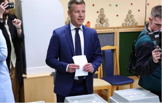 毛焦尔·彼得刚一上台，这新总理就没按常理出牌，跟欧盟对着干，关于俄乌那点事，现在