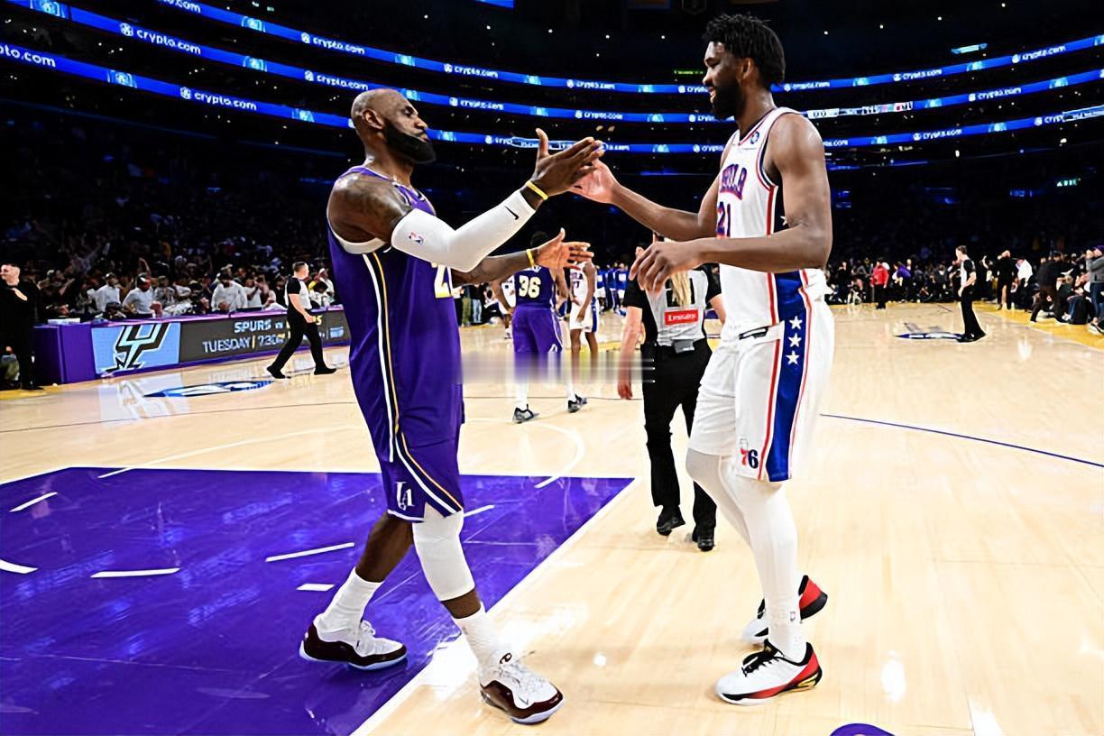 勒布朗-詹姆斯（LeBron James）身边的人告诉ESPN记者Ramona 