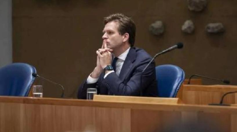 对于安世之乱，不仅是我们在反思，荷兰政府也在反思。然而，荷兰的反思却不是在反思自