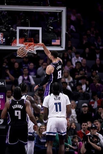 国王队好兄弟啊哪怕太阳输了，凭着国王干翻森林狼，我日继续保持西部第六