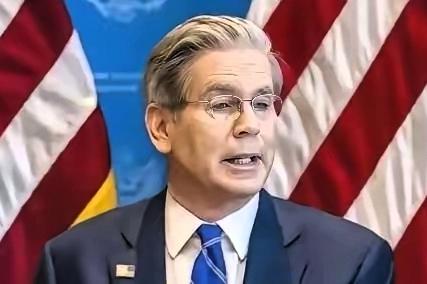 美国财长贝森特公开声称，世界没法承受，一个贸易顺差达到，一万亿美元的中国！中国想