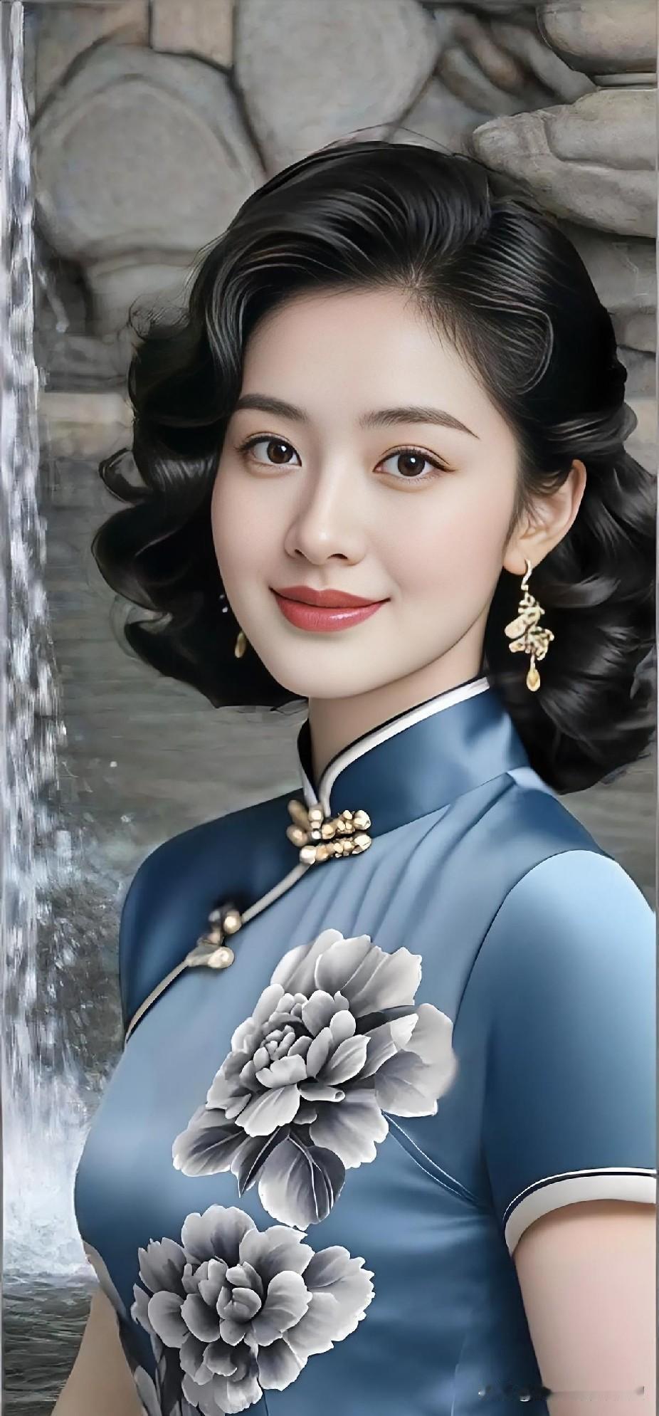 时尚穿搭墨色旗袍映繁花，笑靥如诗，温婉了岁月芳华。