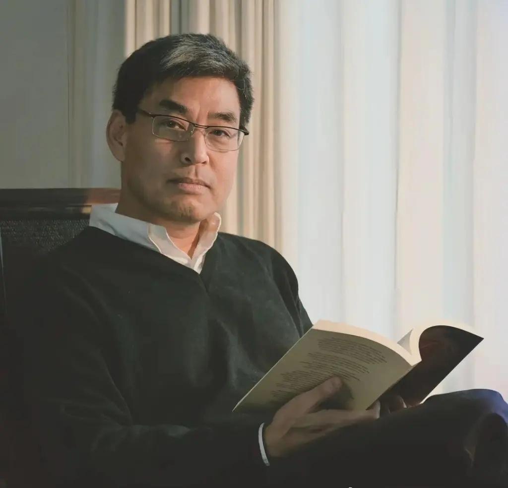 生物物理学家钱紘加盟西湖大学，系化纤专家钱宝钧之孙
10月，钱紘博士加入西湖大学