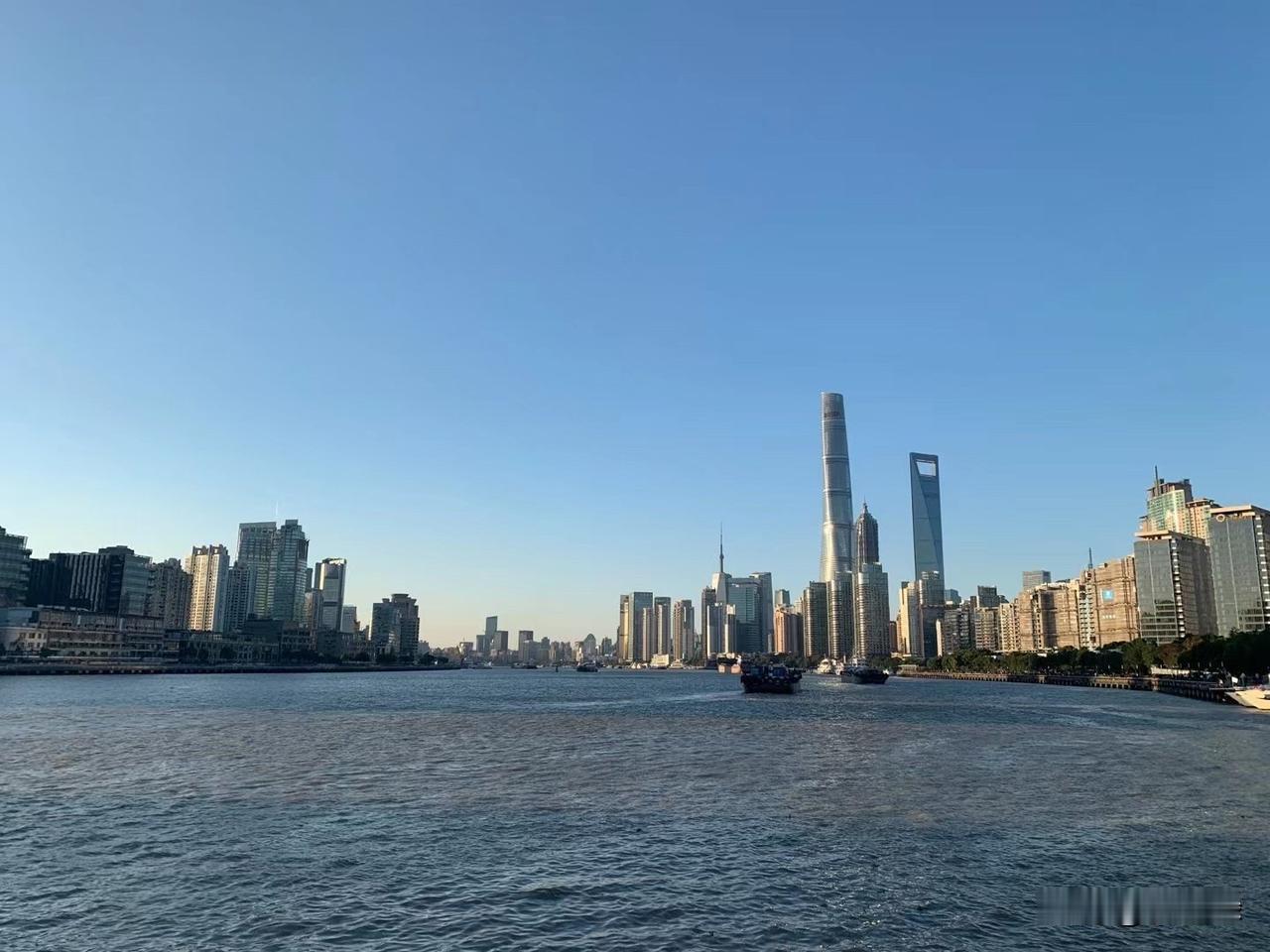 26年上海中考成绩出来倒计时了，虽然已经经历过一次，还是比较紧张。

八年前姐姐