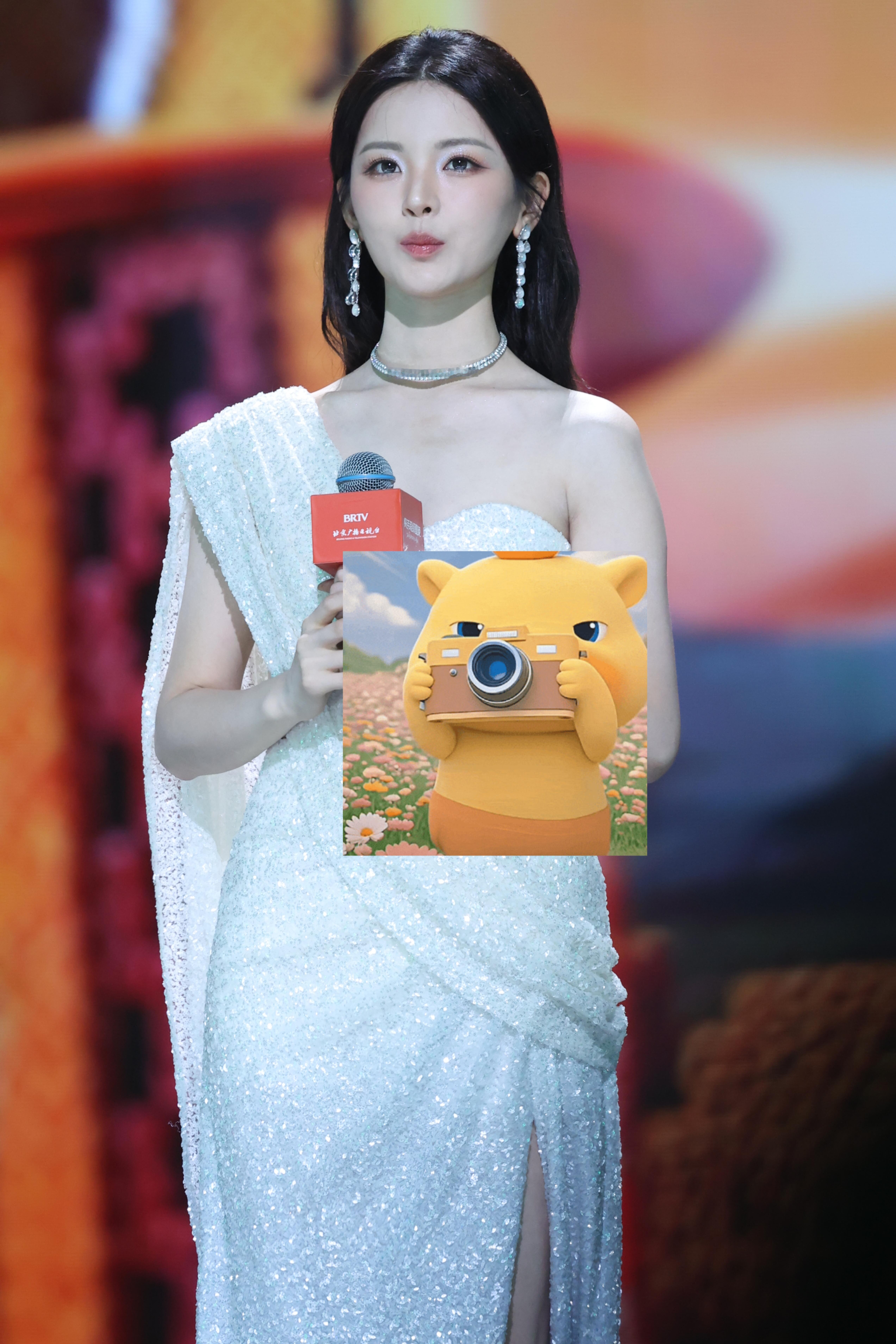 杨超越[超话]  女神[可怜][可怜] ​​​