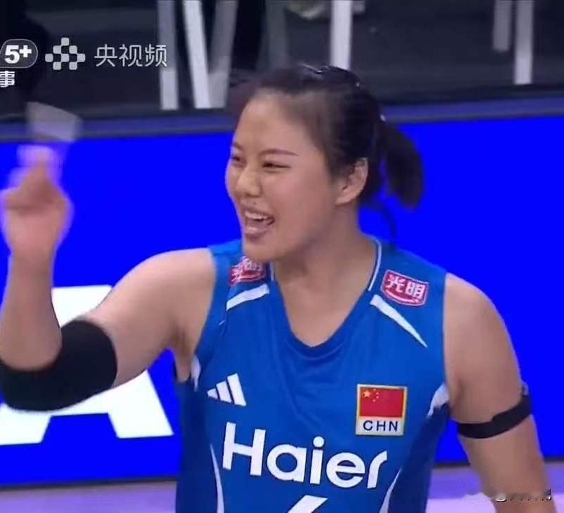 龚翔宇再次证明了她是中国女排的底牌！面对主场作战的土耳其女排，中国女排在21-2