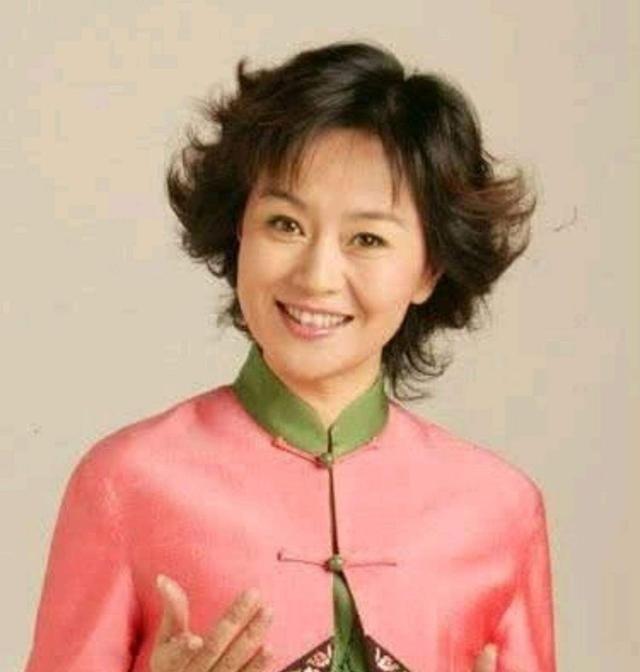 1999年，鞠萍向丈夫提出了离婚，丈夫同意离婚，却让她二选一，孩子和财产只能带走