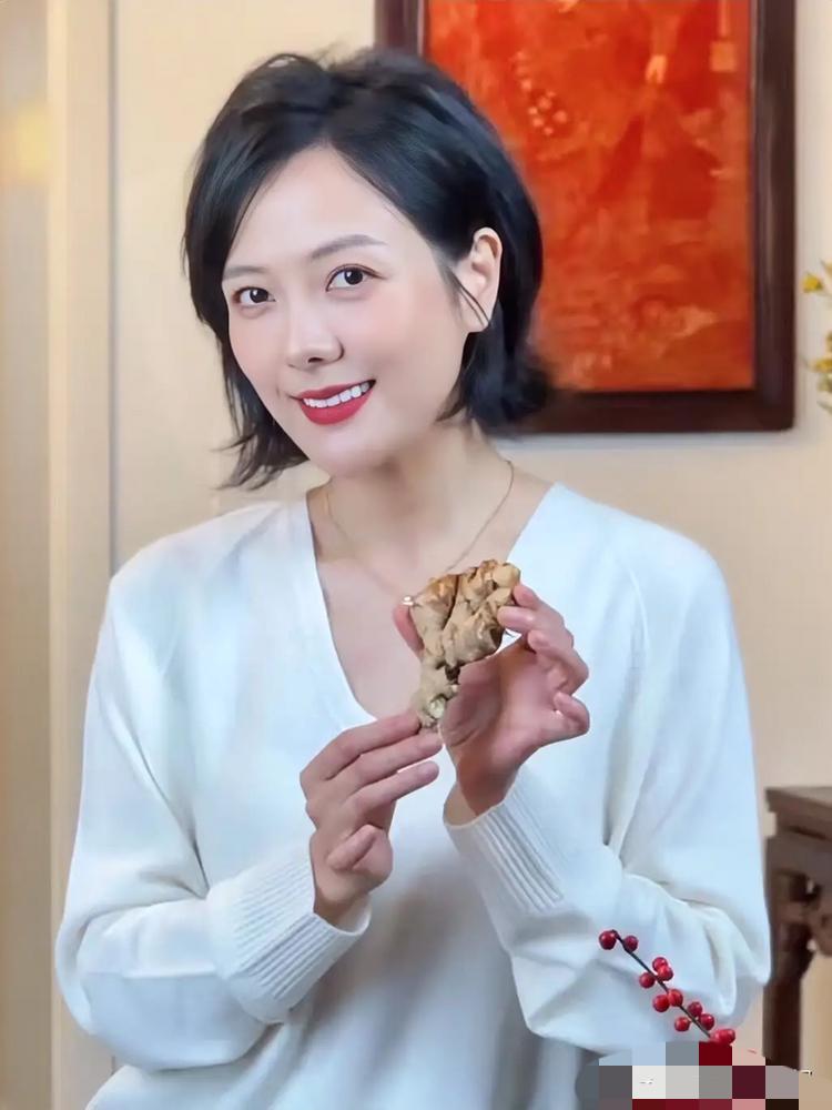 杨乐乐这下笑不出来了。
不是因为她生病住院，汪涵没陪她。
也不是她生不出二胎，而