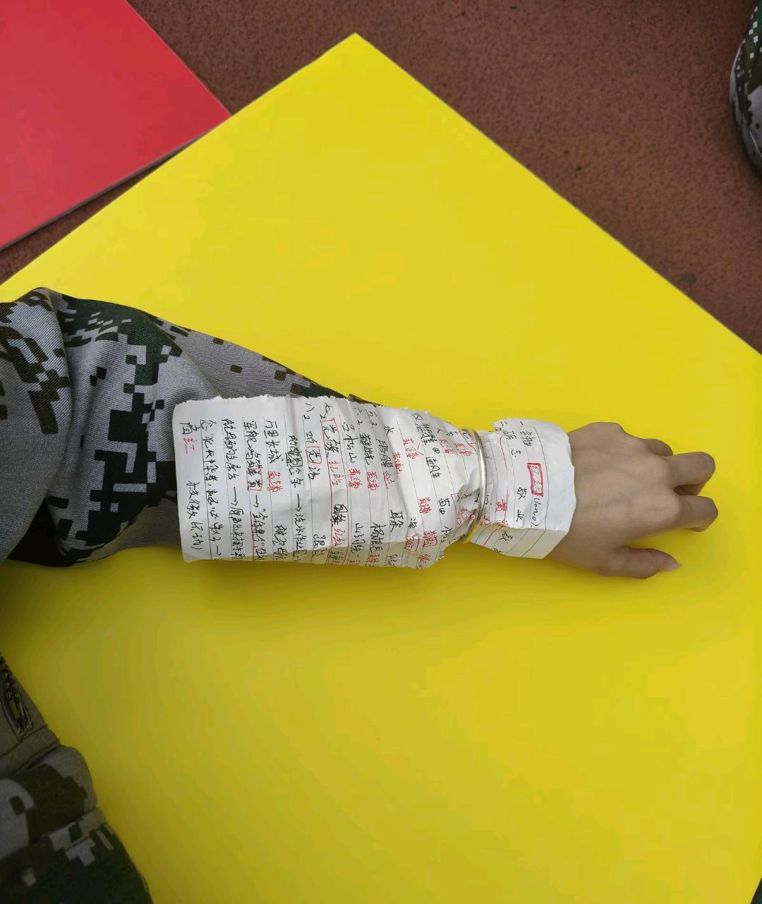 安徽工商职业学院，这个排练太厉害了，非常震惊，非常丝滑！为学校庆生，为祖国献礼！