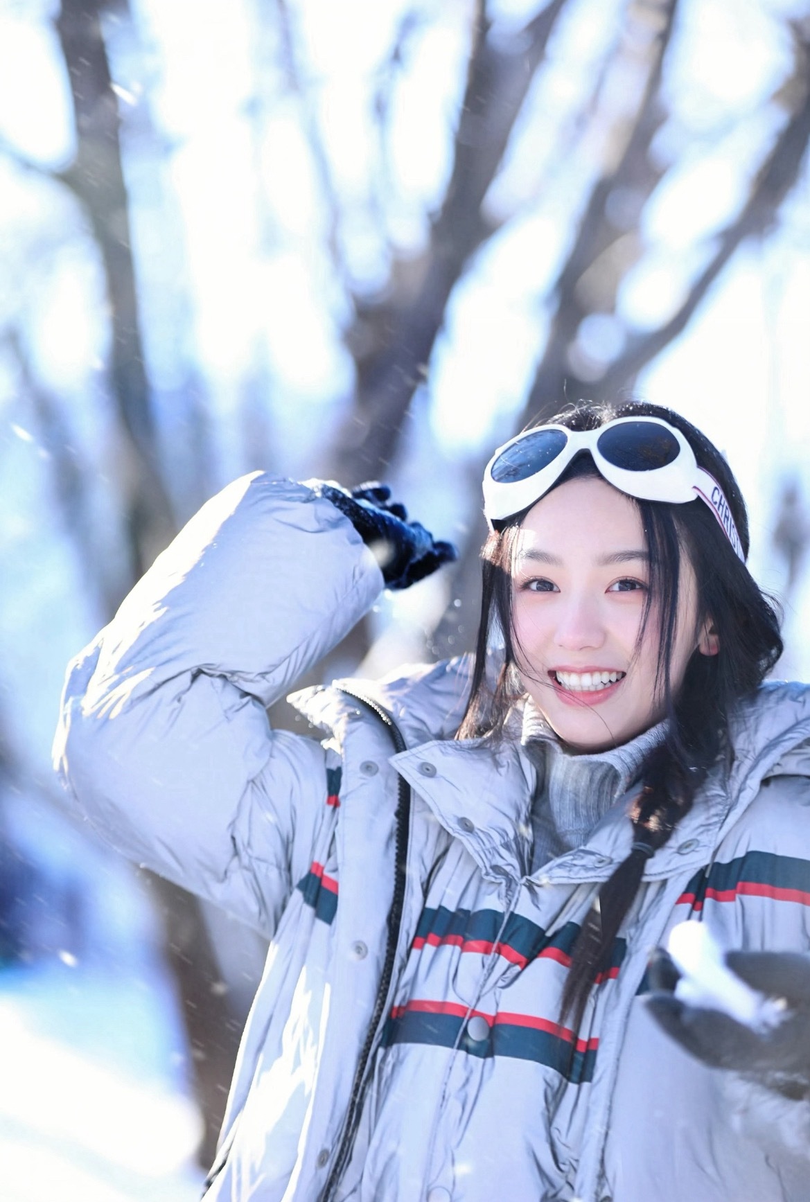 周也雪地live图 雪地白月光！碰上❄️定出神图！完全可爱小也周也地球超新鲜周也