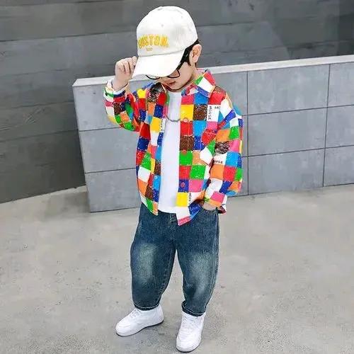 周围几个略微年长的朋友，这几年相继成了爷爷奶奶，然后，我发现大家在一起聊天的时候