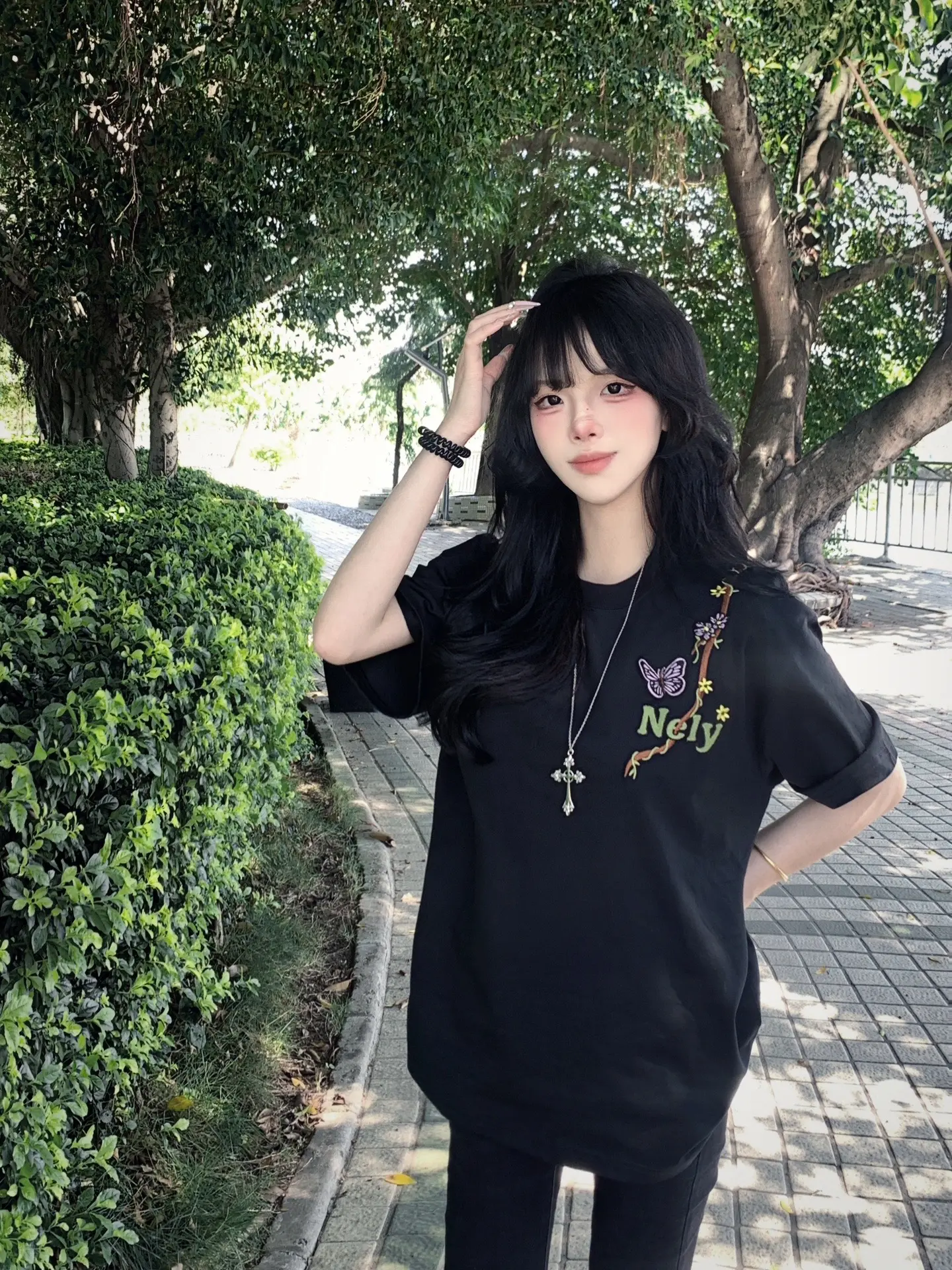 你的推荐无人在意 你的隐喻也没人破译。