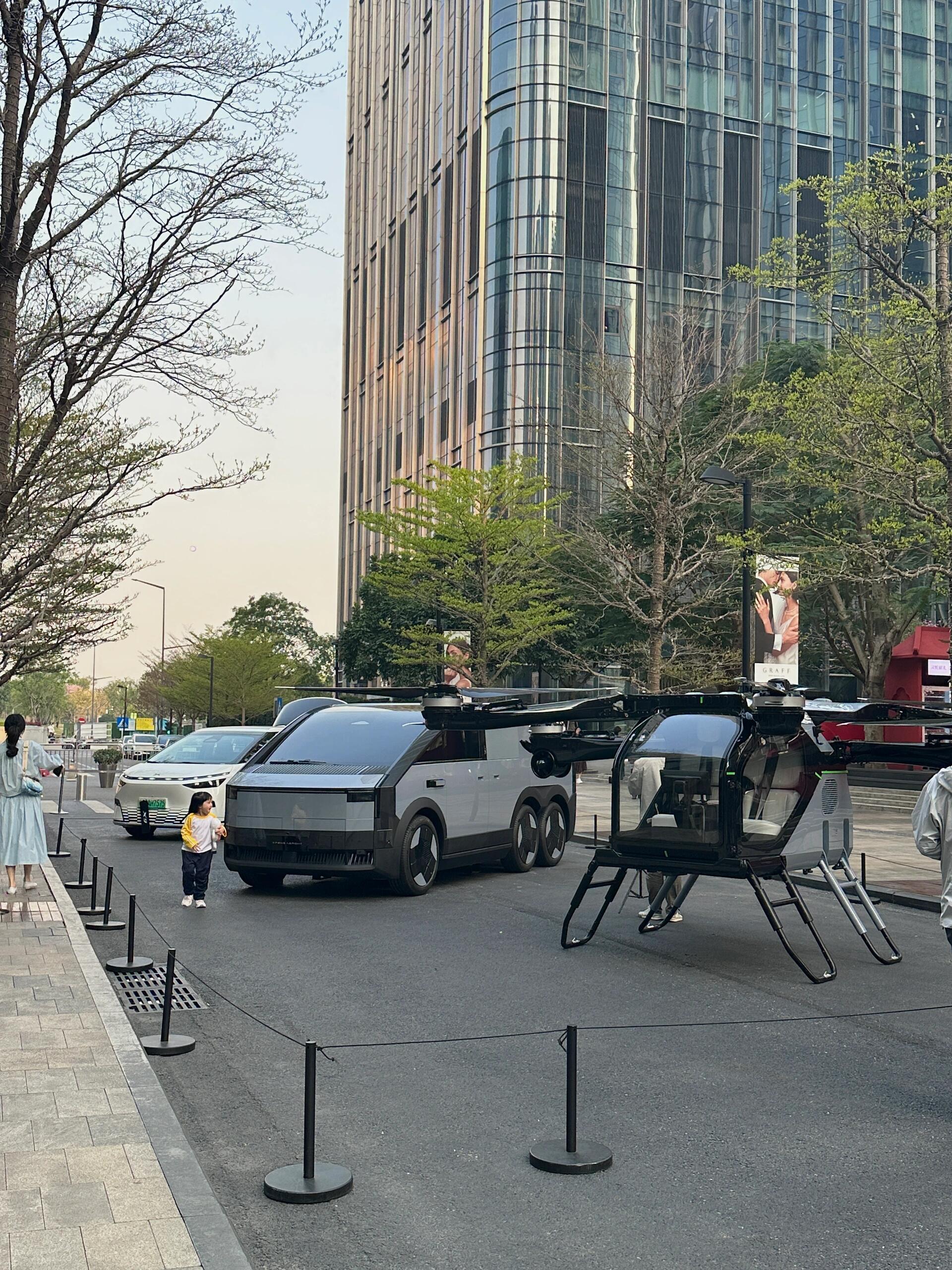 还得是深圳，才能遍地看到这些高科技产品……有时觉得，深圳最厉害的不是这些产品本身