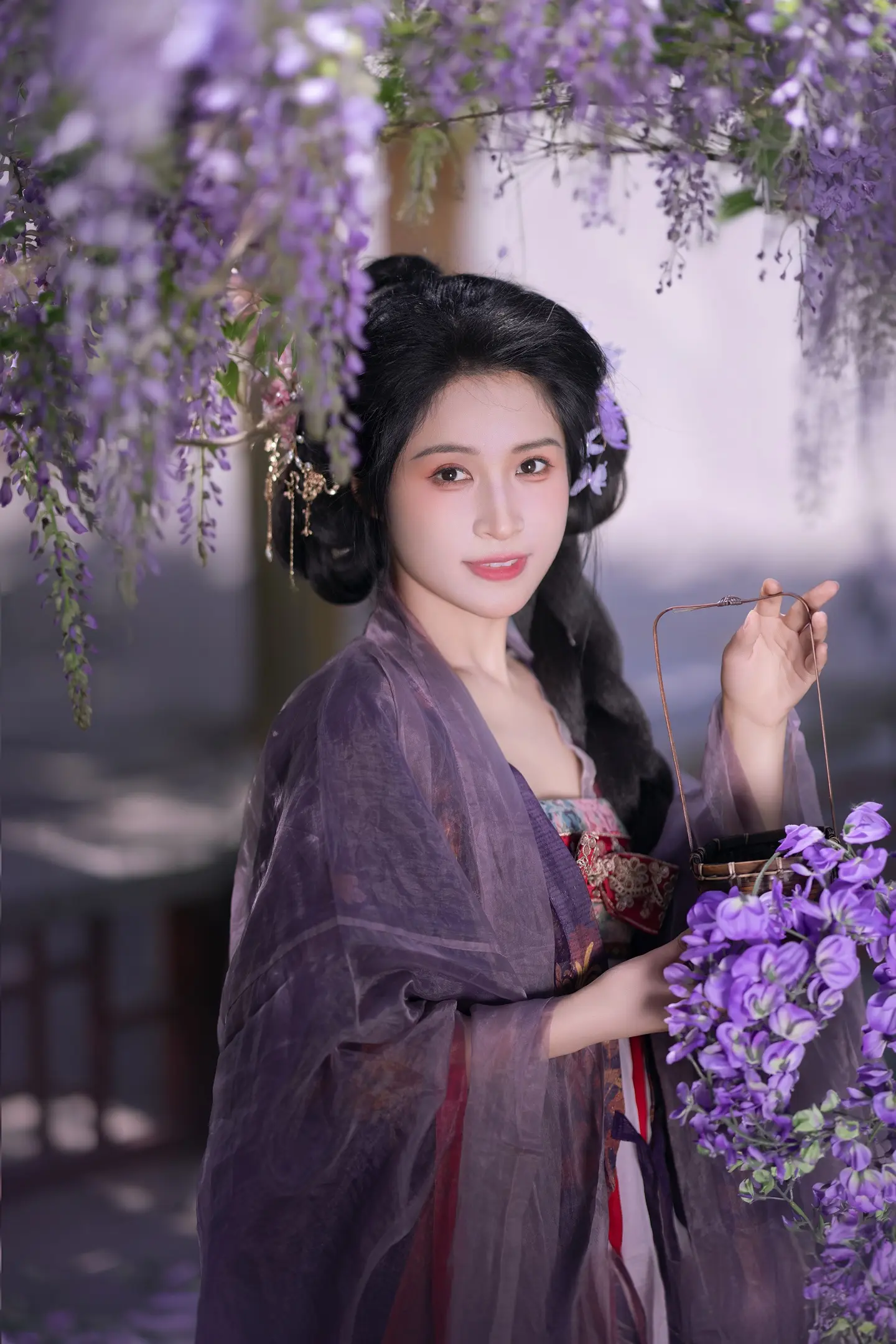 “闲看花开静待花落”。是神仙客妹啦 不是专业模特怎么拍好看，对镜头要放...