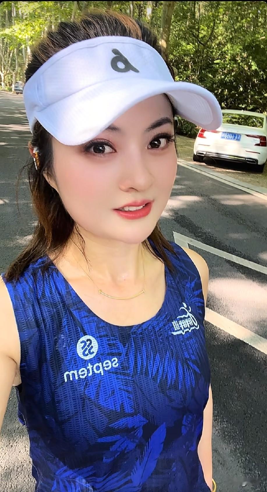 南京马拉松跑友大璐璐患癌
目前已经开始化疗，病前几乎每天都要跑10多公里，都想不