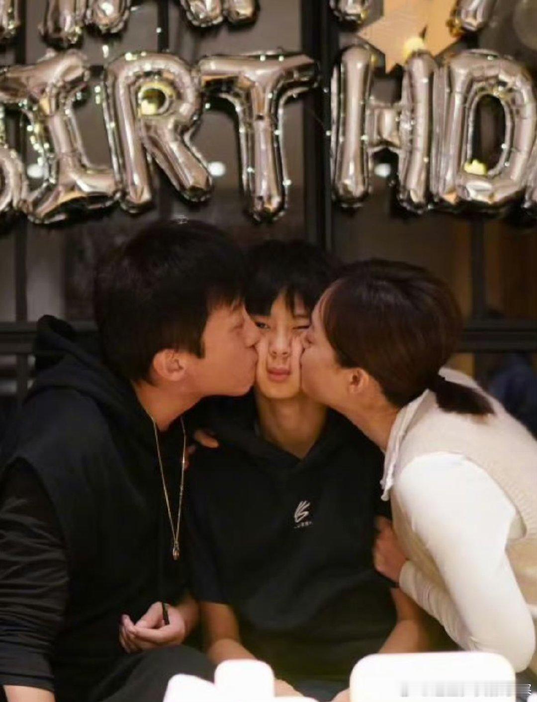 孙俪发文庆祝等等的14岁生日，好有爱的家庭