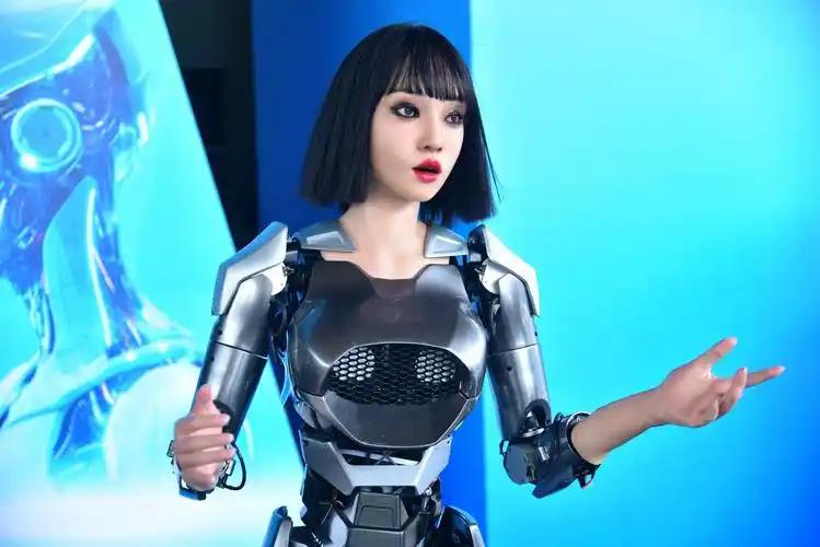 人形机器人在一定程度上能代替人类工作，但无法完全取代。

在重复性、危险性工作场