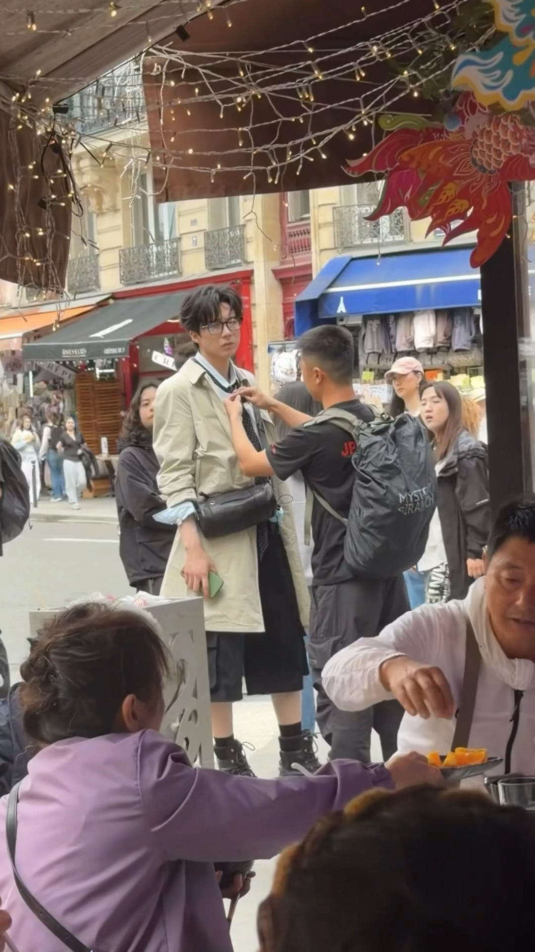 好帅好乖的一大只。刘宇宁地球超新鲜巴黎路透。摩登兄弟