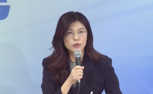 站台现场直接开炮毫不留情！国民党主席郑丽文9月19日为屏东县长参选人苏清泉站台，