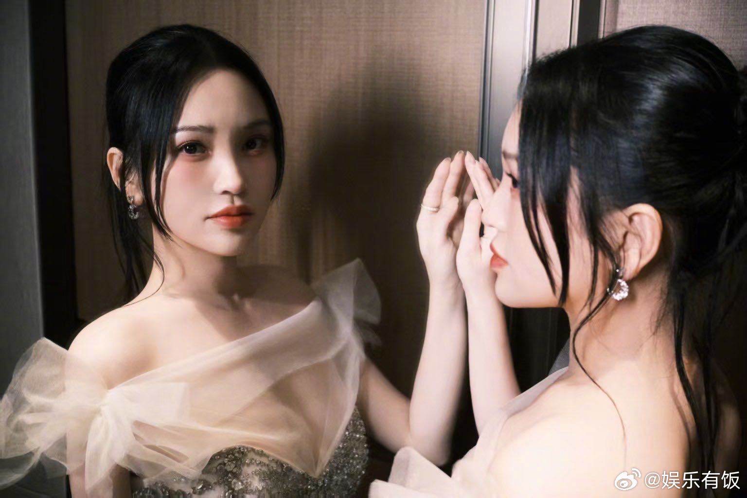 金莎孙丞潇把中秋节过成情人节 中秋佳节，金莎工作室这组图也太会了！双人出发图氛围