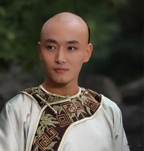 历史百科之（1071）郡王：
爵位的名称。
清朝宗室封爵的第二等级，称多罗郡王，