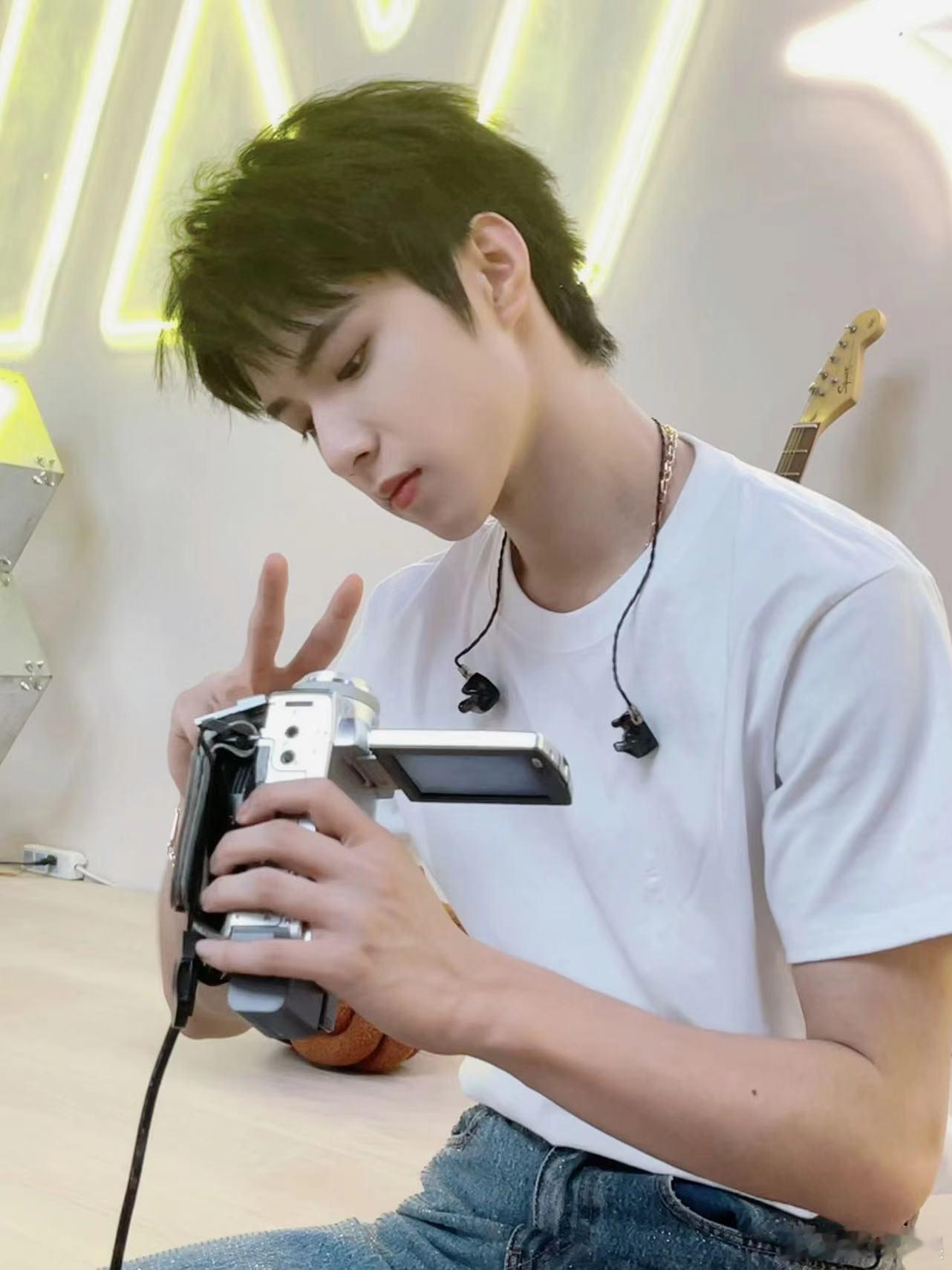 #宋亚轩祝刘耀文永远是刘耀文##宋亚轩发live图祝刘耀文生日快乐#宋亚轩真挚祝