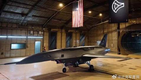 美国YFQ-44A无人机实现首飞，未来将与五代机F-35和六代机F-4...