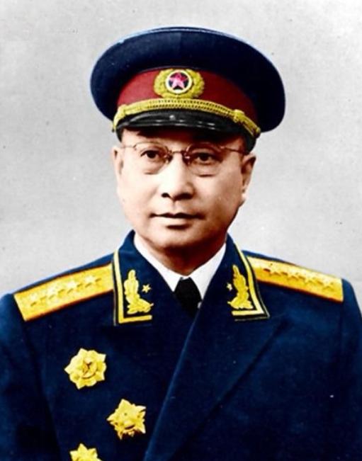 1952年，几名志愿军伤残兵当众插队放狠话：除司令员谁也管不了我！恰巧陈赓路过：