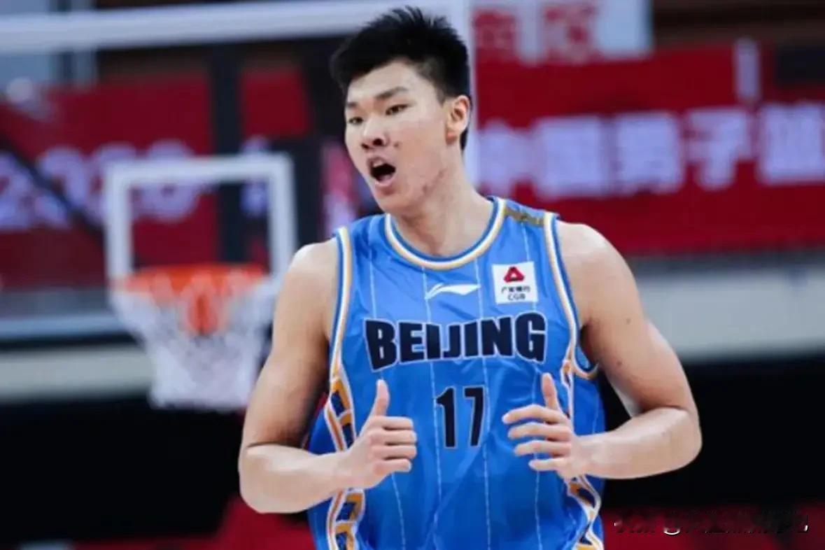 主场战宁波，许利民力挺范子铭！
今晚北京主场迎战宁波，周琦因为眼伤将会缺席今晚的