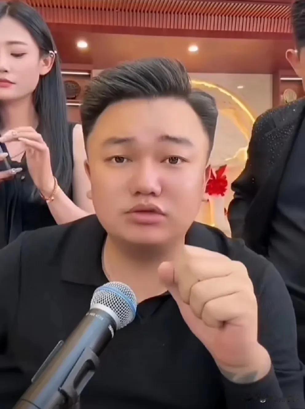 达摩想用科技打败李四，喊话李四站出来面对！

       达摩自从开了科技公司