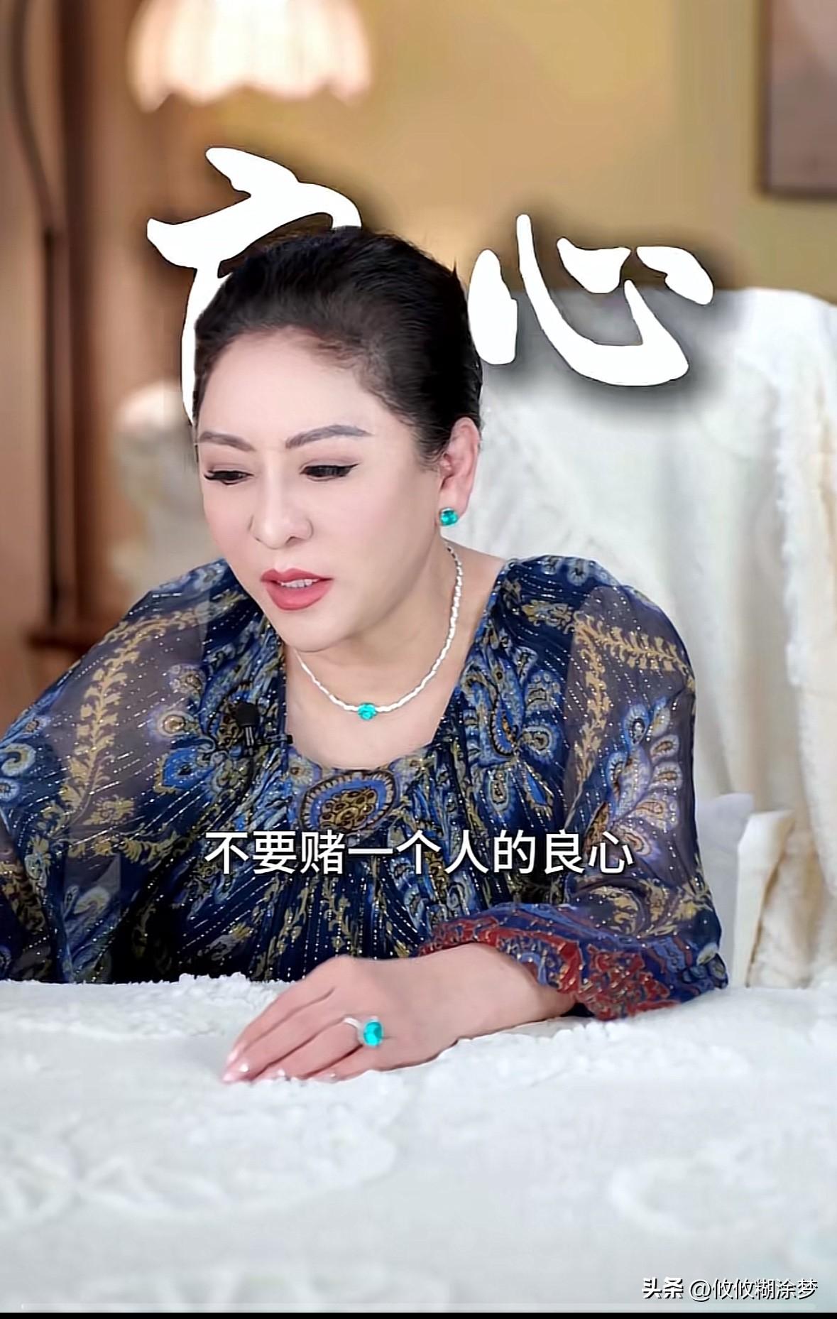 向太直播时评论婚外“胚胎案”
说这个男人太卑劣了，
朱女士错就错在爱这个家，
爱