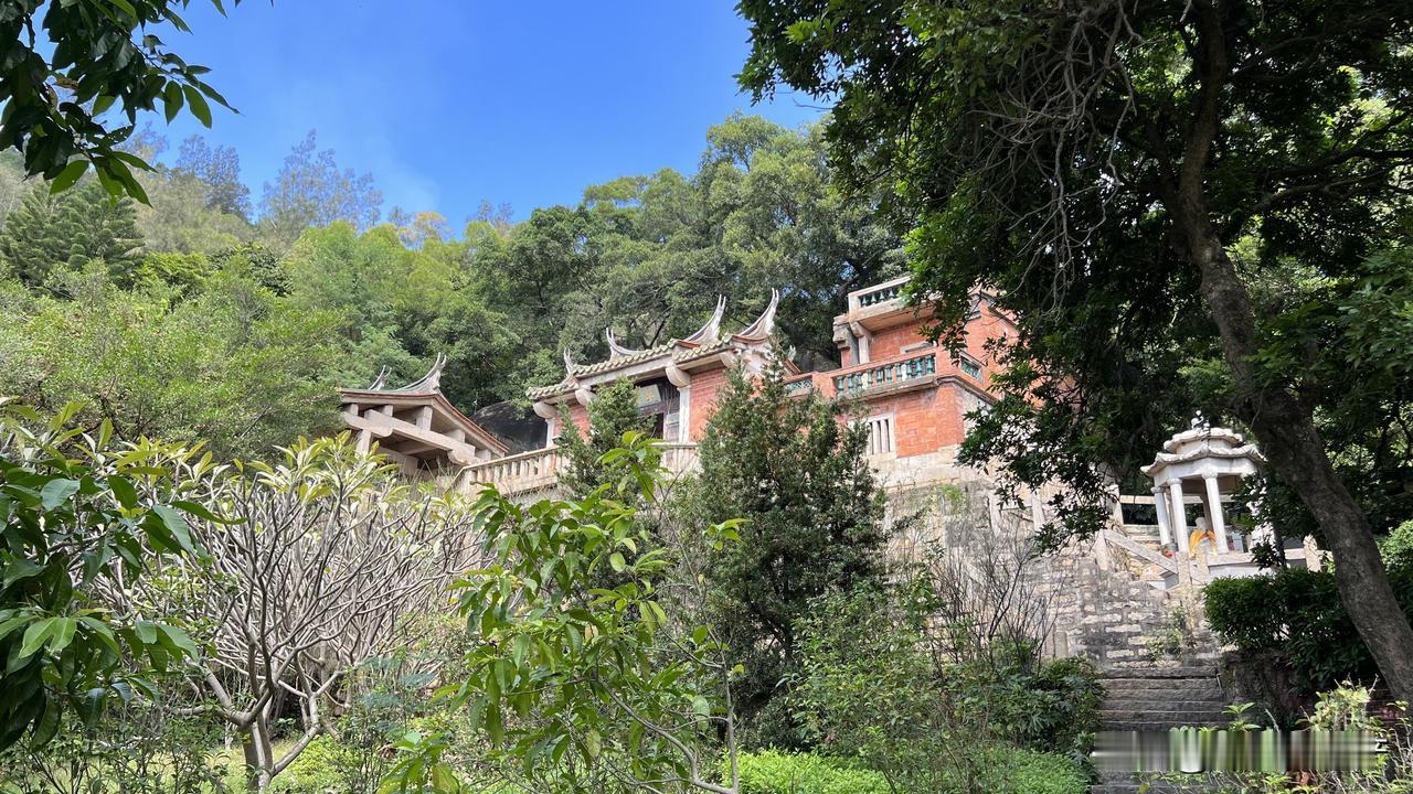 福建泉州草庵寺是我国唯一的摩尼光佛、摩尼教寺庙遗存，也是世界现存唯一摩尼教寺庙遗