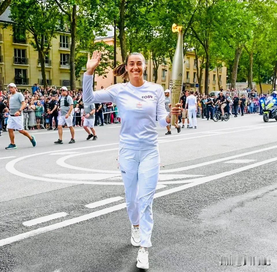 主场作战的加西亚在巴黎奥运女单比赛一轮游，这也挺戏剧性的！排名第25位的她首轮对