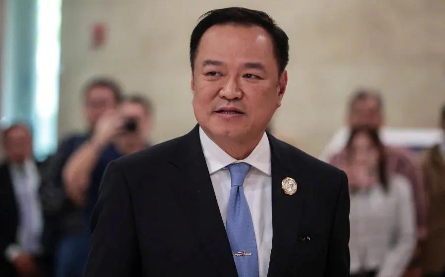 全球最强国家调停，当事国当场拒绝，这事搁谁身上都觉得魔幻。
12日特朗普发文说泰