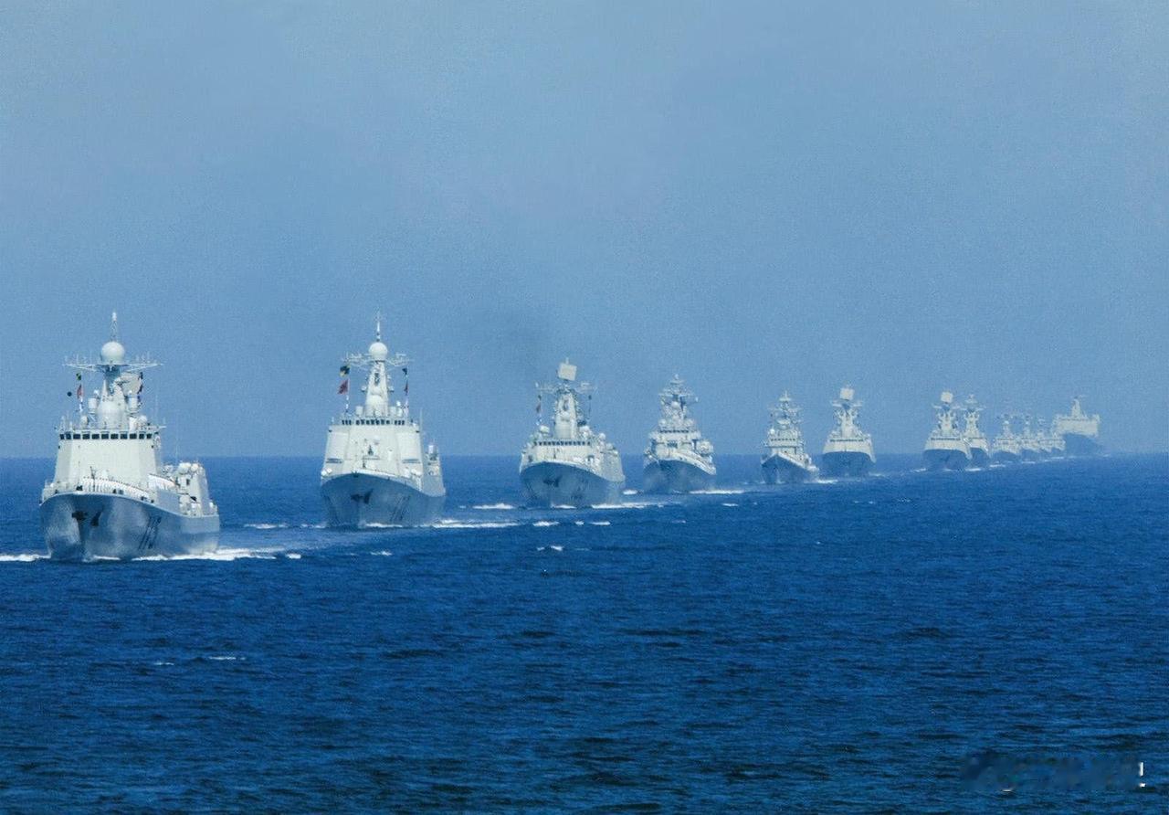 日本军舰进入中国台湾海峡挑衅！中国🇨🇳对等反击开始啦！中国最先进的052D驱