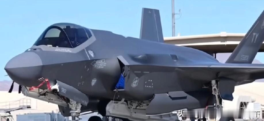 巴铁元帅德黑兰亮底牌！当着伊朗总统面，点出中国名字送关键忠告。
 
中东局势正迎