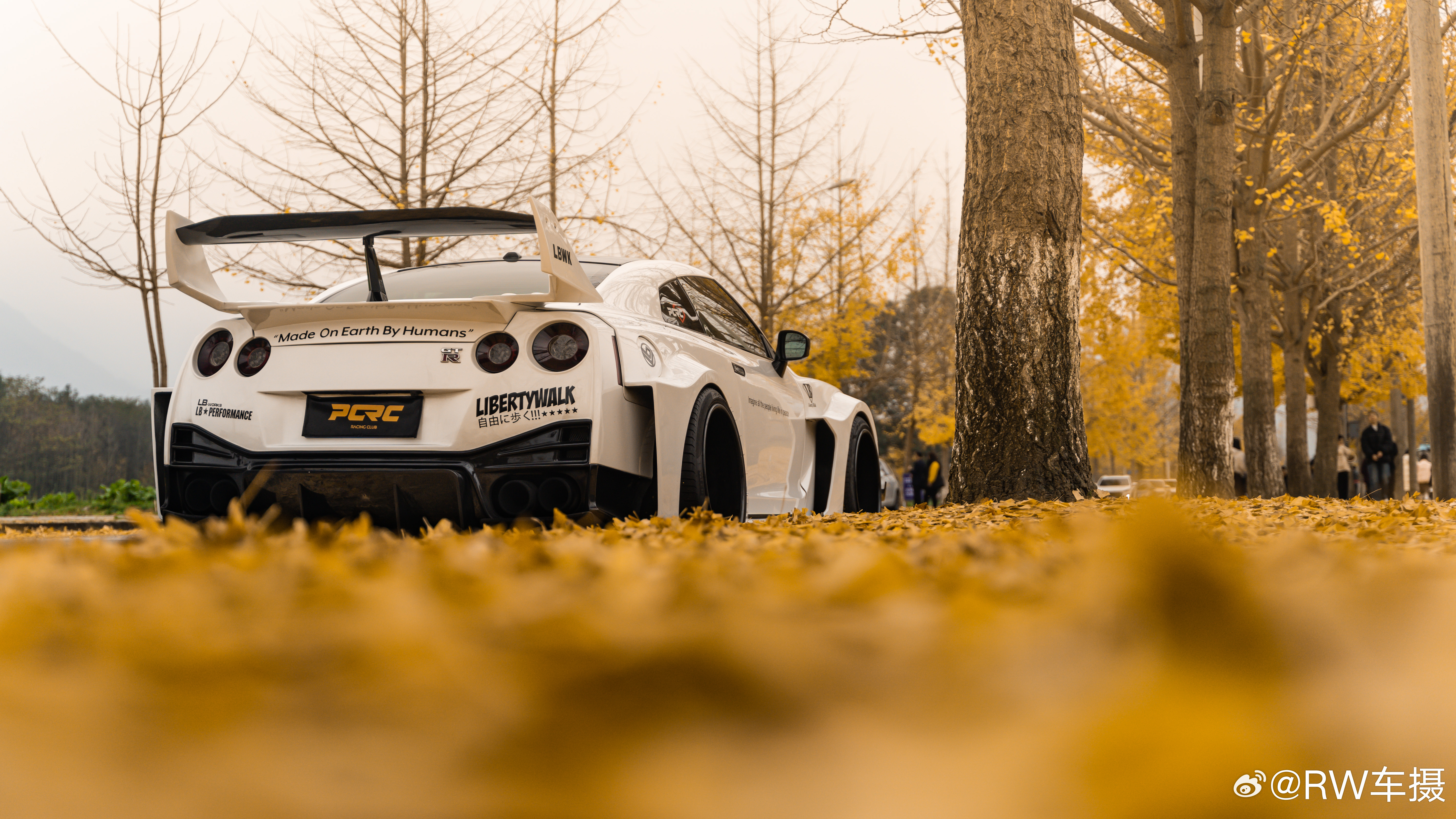 “秋日私语”GTR with Liberty Walk body kitwide