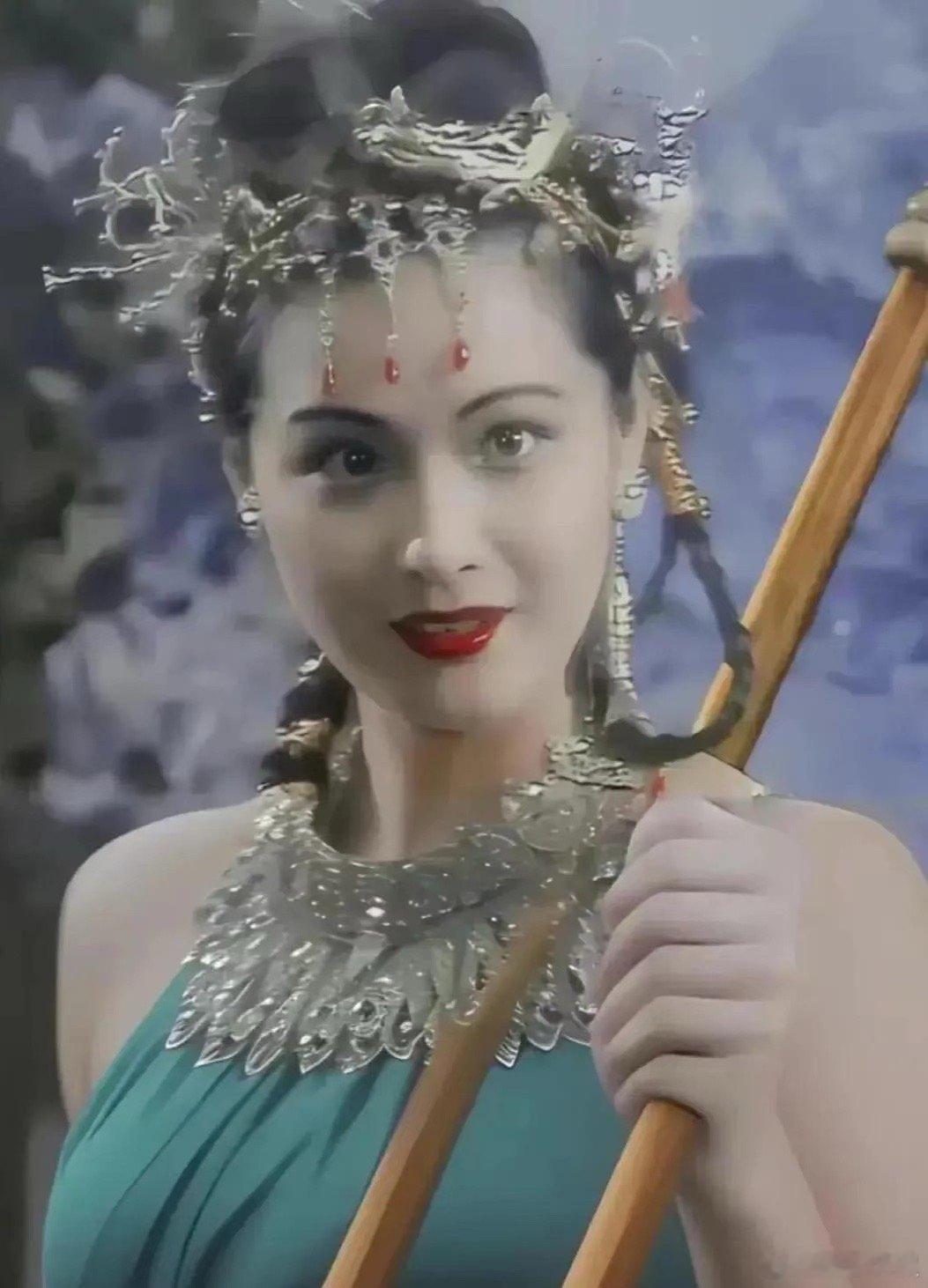 西游记里最漂亮的妖精“万圣公主”也成大妈了，真是岁月不留人吖！ ​​​