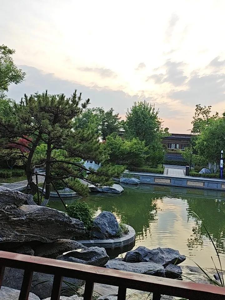 不管你信不信，女性过了45岁，基本都有这7个现状。

上周参加同学聚会，当年班里