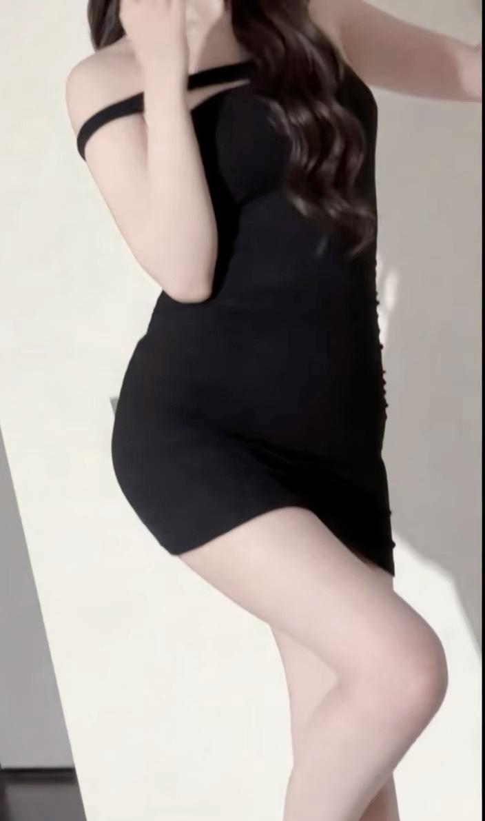 一直崇拜的偶像爆出严重的负面新闻。