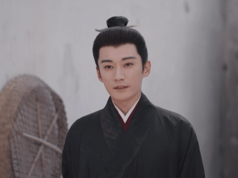 兰香如故唯有韩秀才独自警铃大作韩秀才满心欢喜备好聘礼，正欲敲定这门青梅竹马的良缘