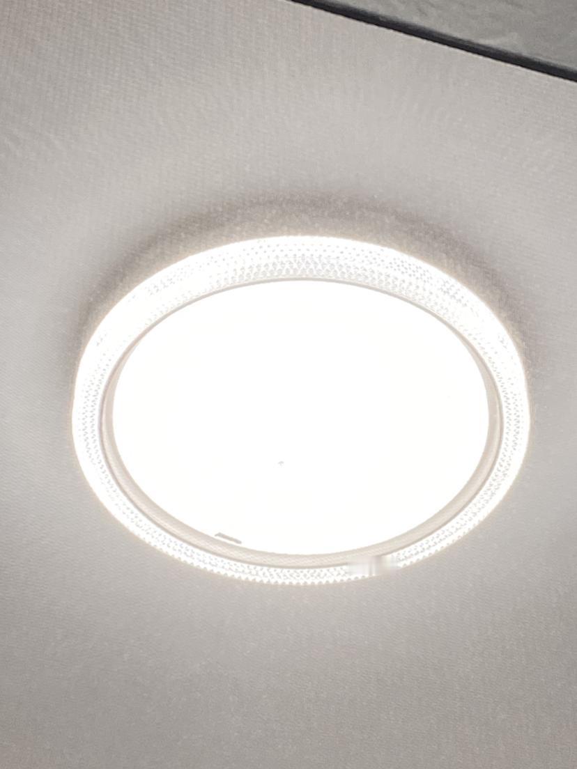 我的今日状态：😁轻松愉快
我这里的天气：🌧下雨
…
假装晴天
…